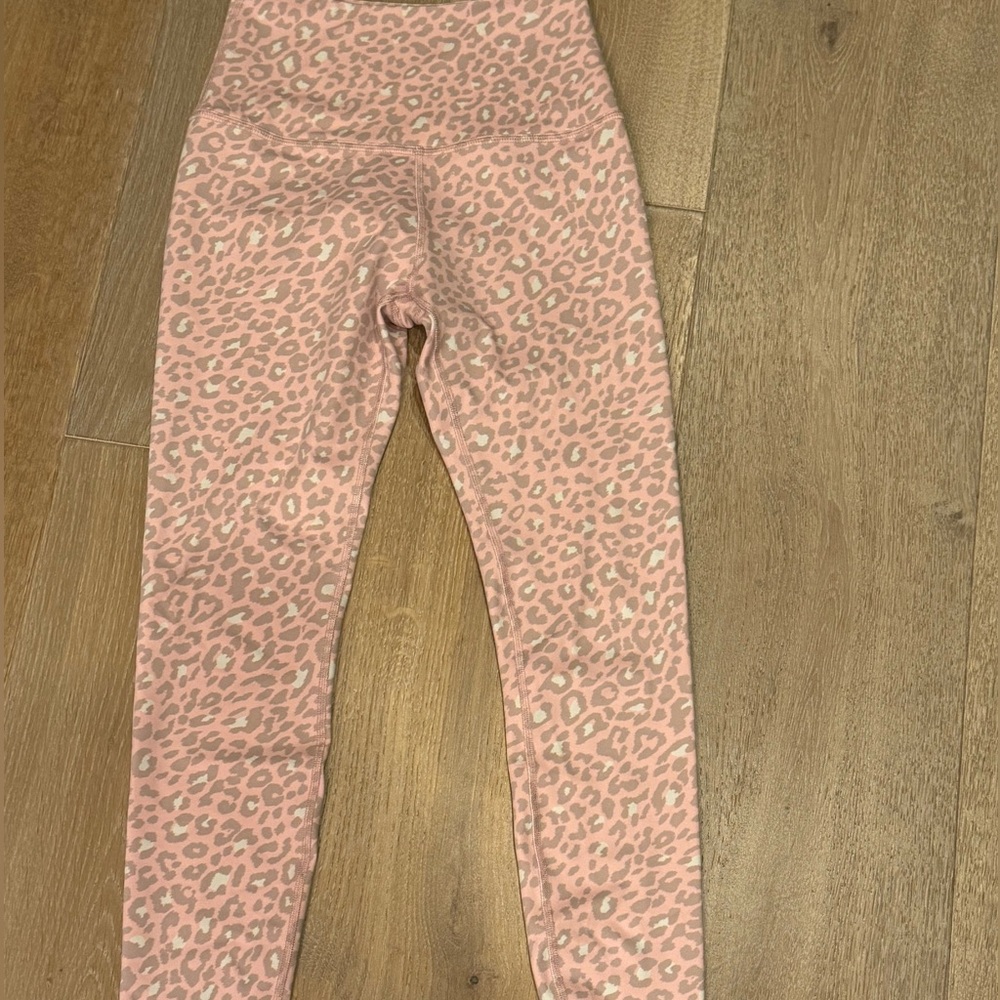 Beyond Yogs pink leopard leggings size small